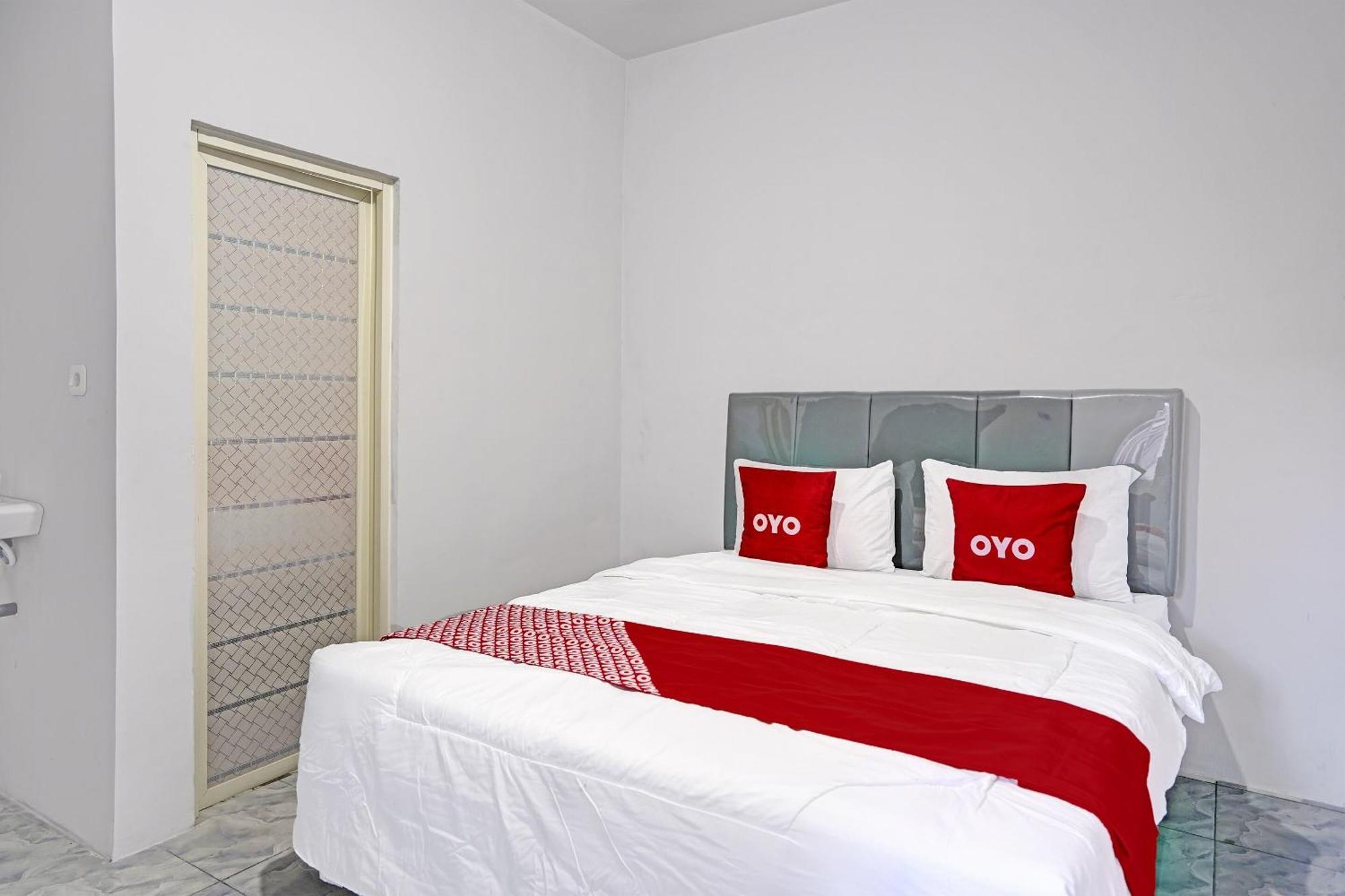 OYO 91594 Bungah Residence Syariah Gresik Bagian luar foto
