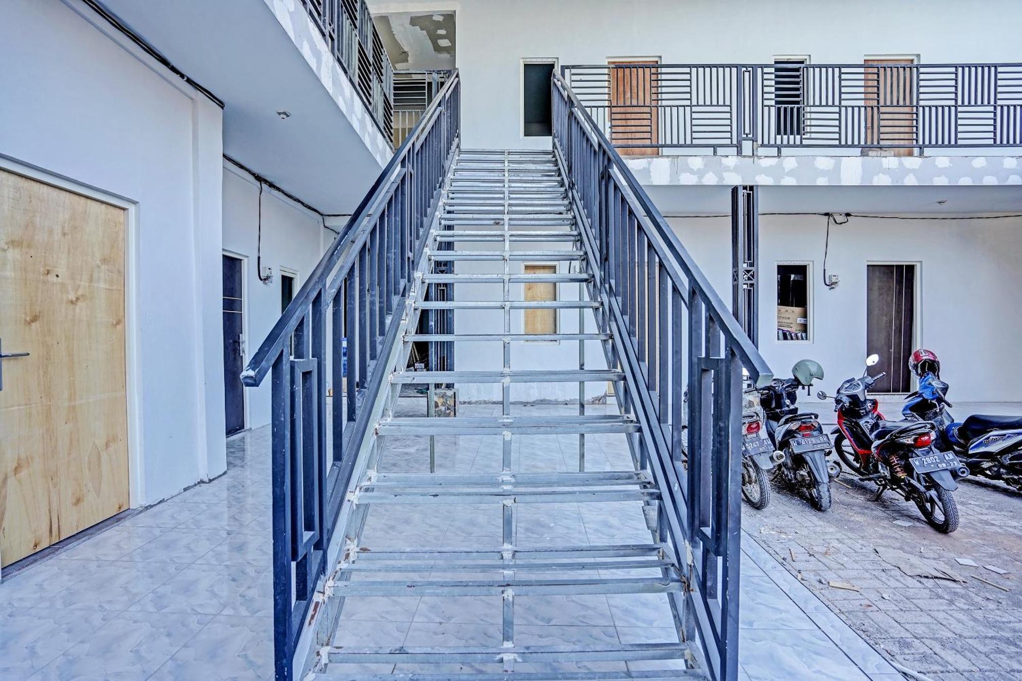 OYO 91594 Bungah Residence Syariah Gresik Bagian luar foto